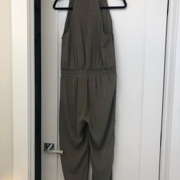 Dark khaki pantsuit. Sz sm polyester, pockets - Picture 9 of 9